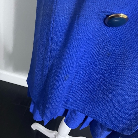 St John Vintage 2 Piece Knit Skirt Suit - Picture 8 of 8